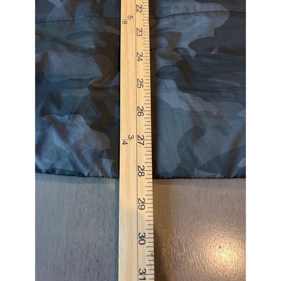 Vuori Men's XL Camo PrimaLoft Insulated Vest Full Zip Outdoor Performance Hiking - Picture 5 of 5